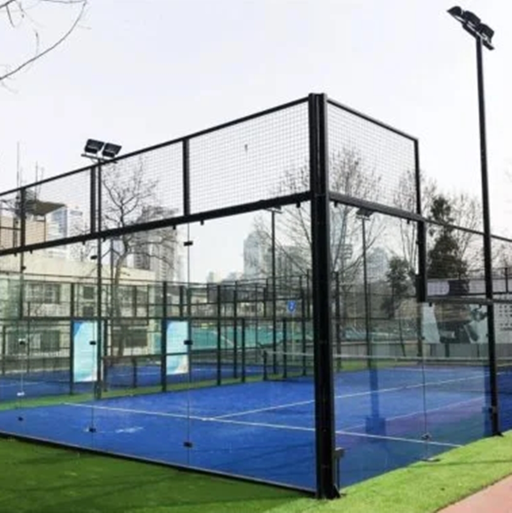 Half -view padel court