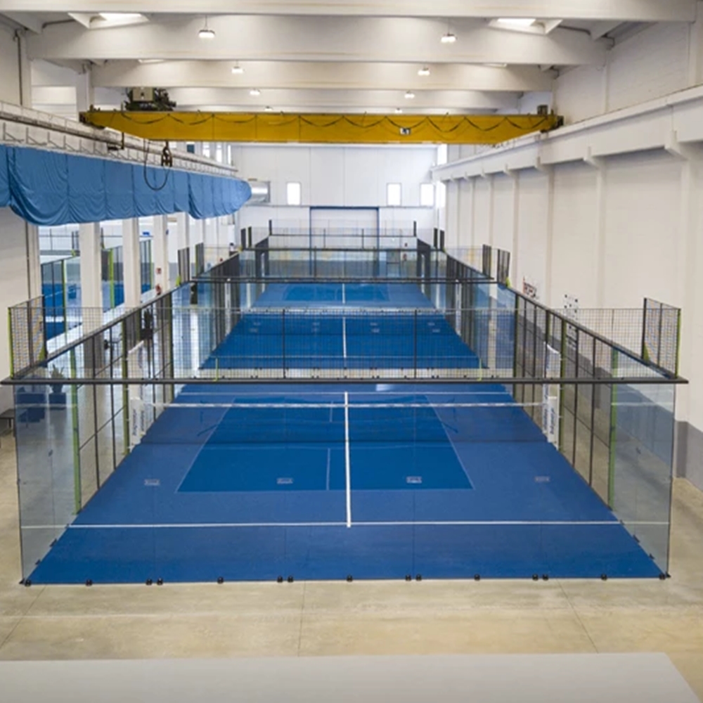 CONVERSION OF A WAREHOUSE INTO A PADEL C